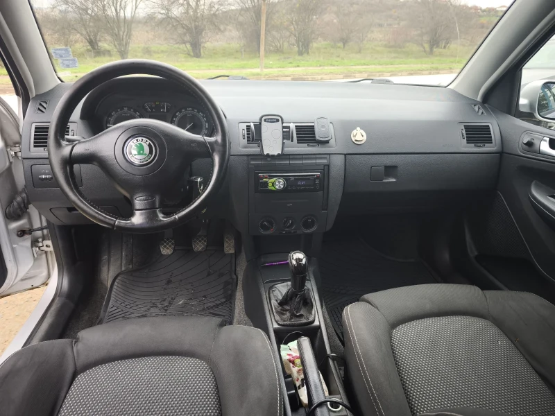 Skoda Fabia 1.9 SDI, снимка 10 - Автомобили и джипове - 52693784