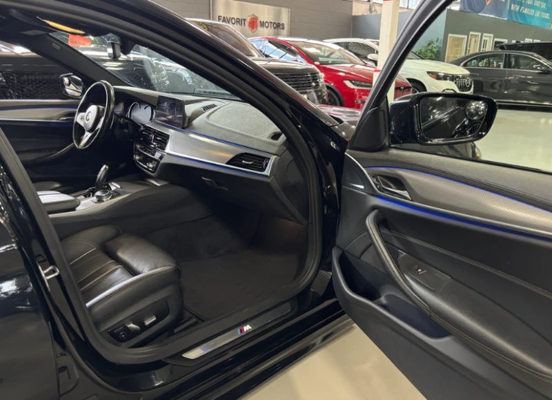 BMW 540 | AWD| MPKG| NAV| AMBIENT| LEATHER| SUNROOF| + , снимка 9 - Автомобили и джипове - 52711427