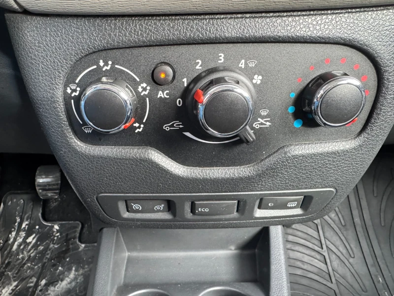 Dacia Lodgy 6+ 1 EVRO 5 b 124000 KM, снимка 9 - Автомобили и джипове - 52725054