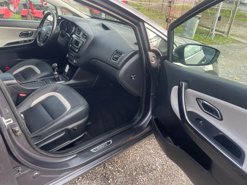 Kia Ceed 1.6 GT-LINE, снимка 14 - Автомобили и джипове - 52895733