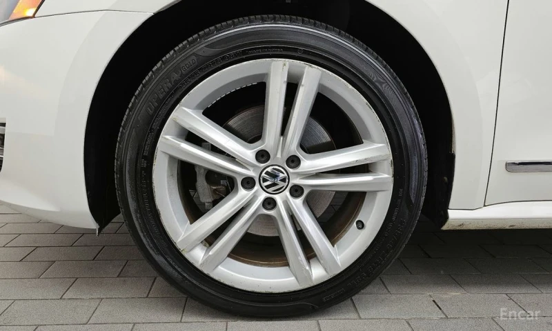 VW Passat, снимка 5 - Автомобили и джипове - 52998454