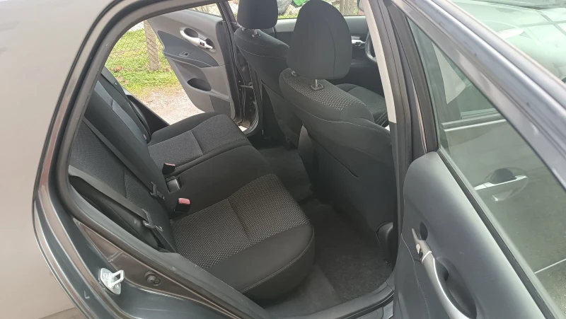 Toyota Auris 1.6-132к.с.топ състояние , снимка 10 - Автомобили и джипове - 53061072