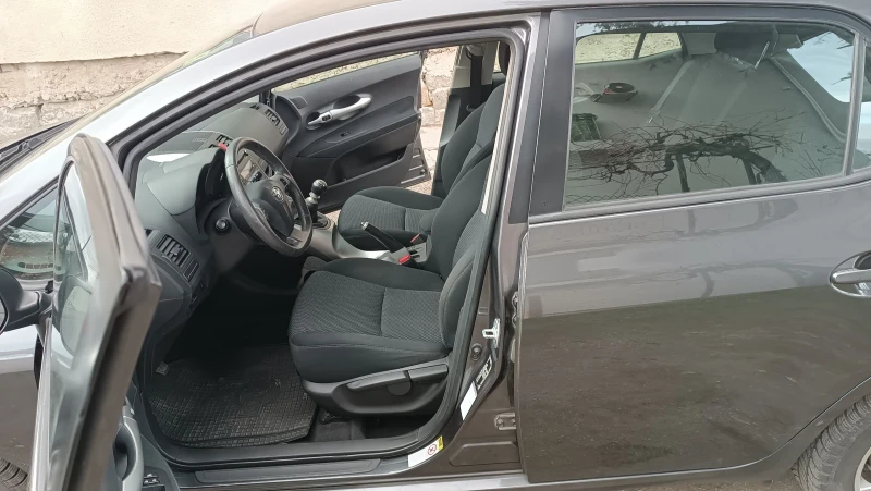 Toyota Auris 1.6-132к.с.топ състояние , снимка 15 - Автомобили и джипове - 53061072