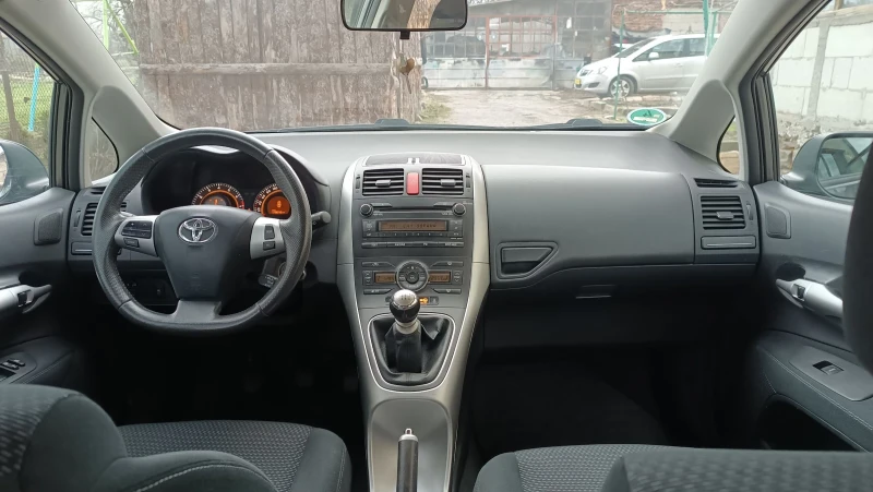 Toyota Auris 1.6-132к.с.топ състояние , снимка 12 - Автомобили и джипове - 53061072