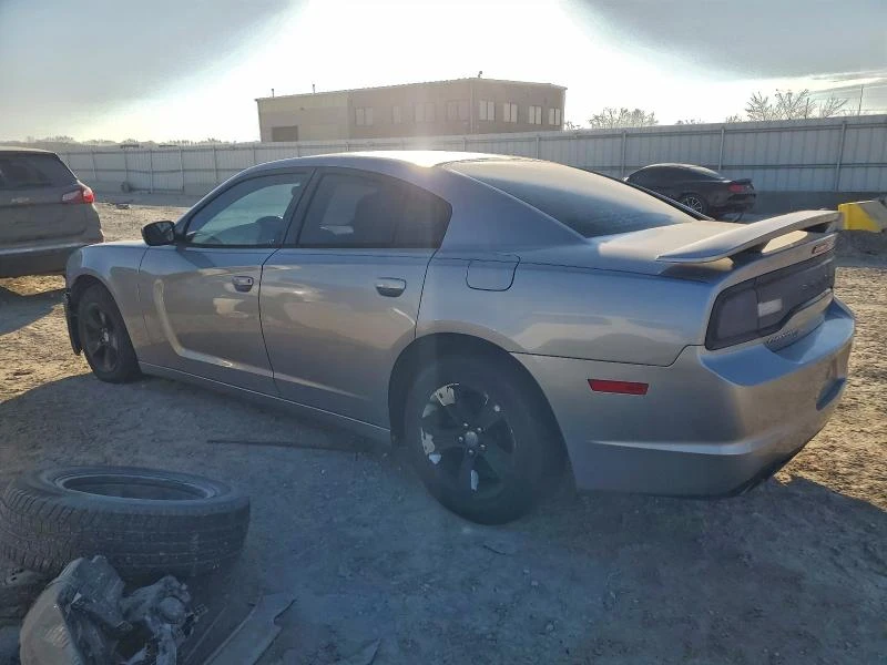 Dodge Charger 3.6L 6 Rear-wheel drive, снимка 2 - Автомобили и джипове - 52977717