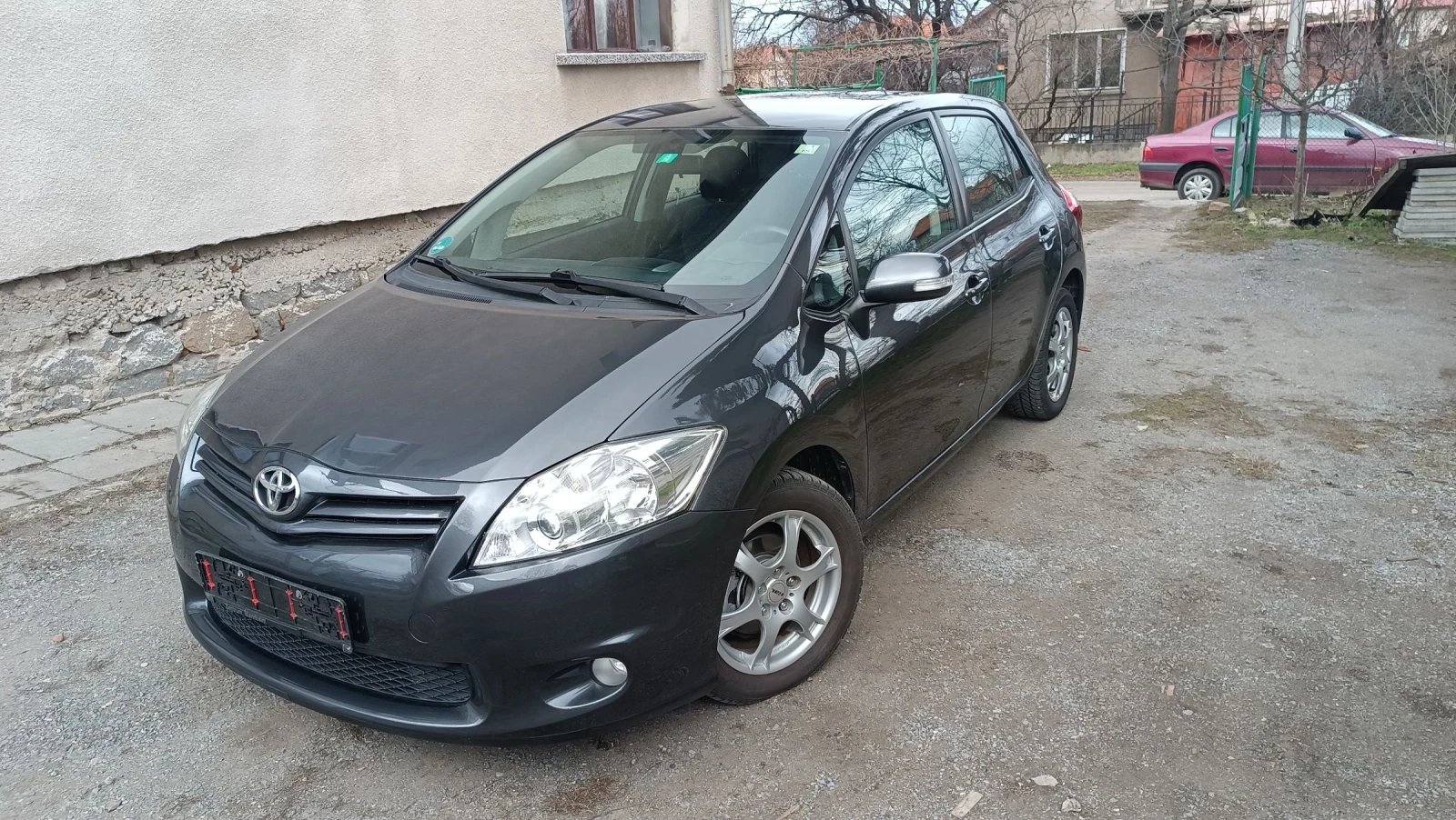 Toyota Auris 1.6-132к.с.топ състояние , снимка 1