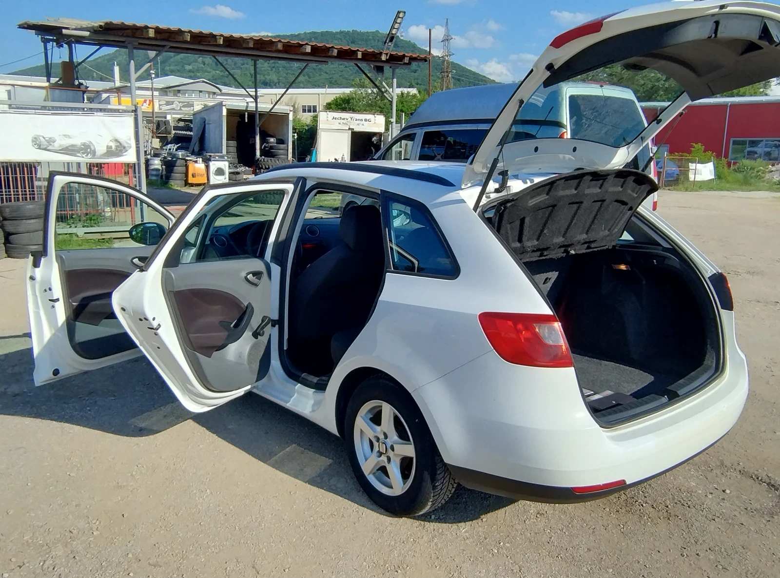 Seat Ibiza 1.2i С верига! - изображение 5