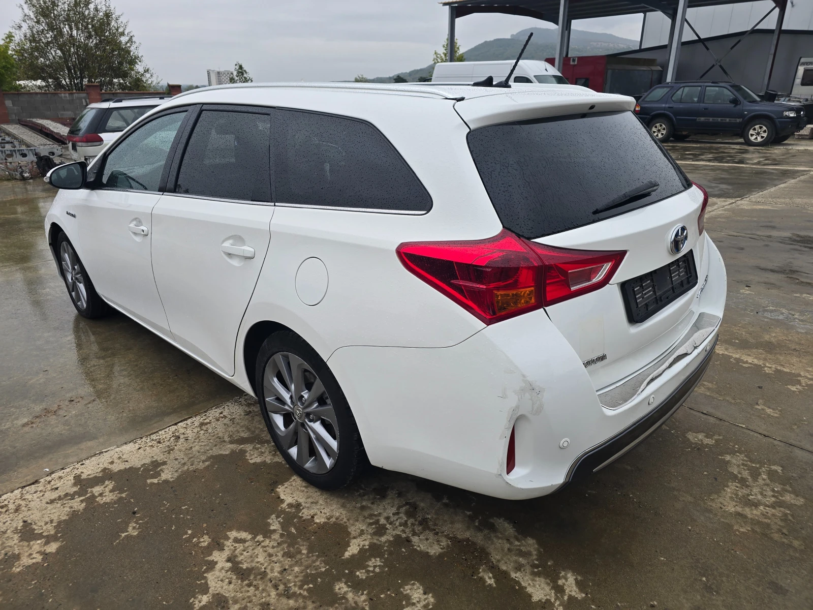 Toyota Auris 1.8HYBRID | Mobile.bg — изображение 6