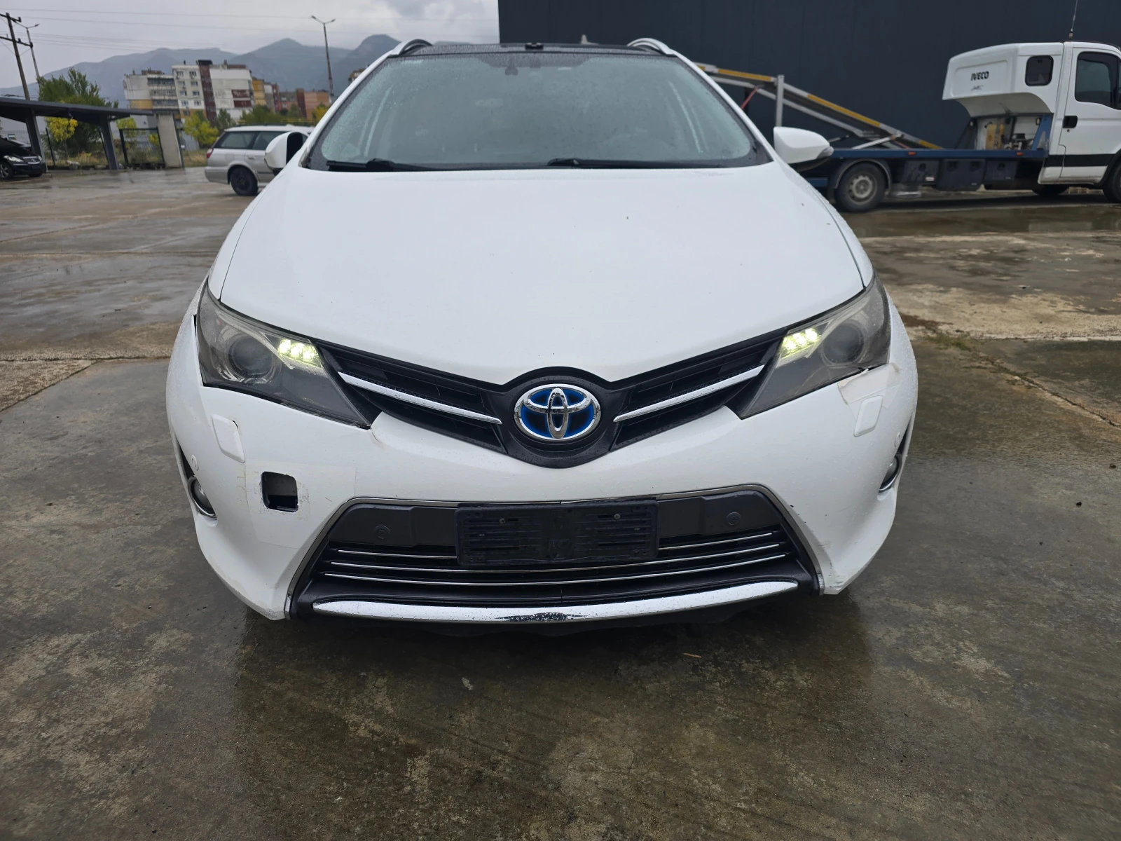 Toyota Auris 1.8HYBRID | Mobile.bg — изображение 2