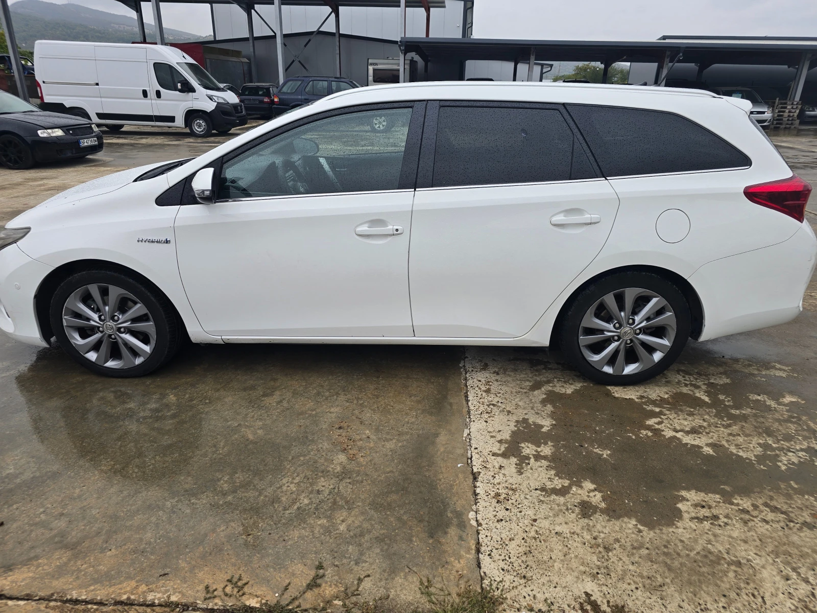 Toyota Auris 1.8HYBRID | Mobile.bg — изображение 8