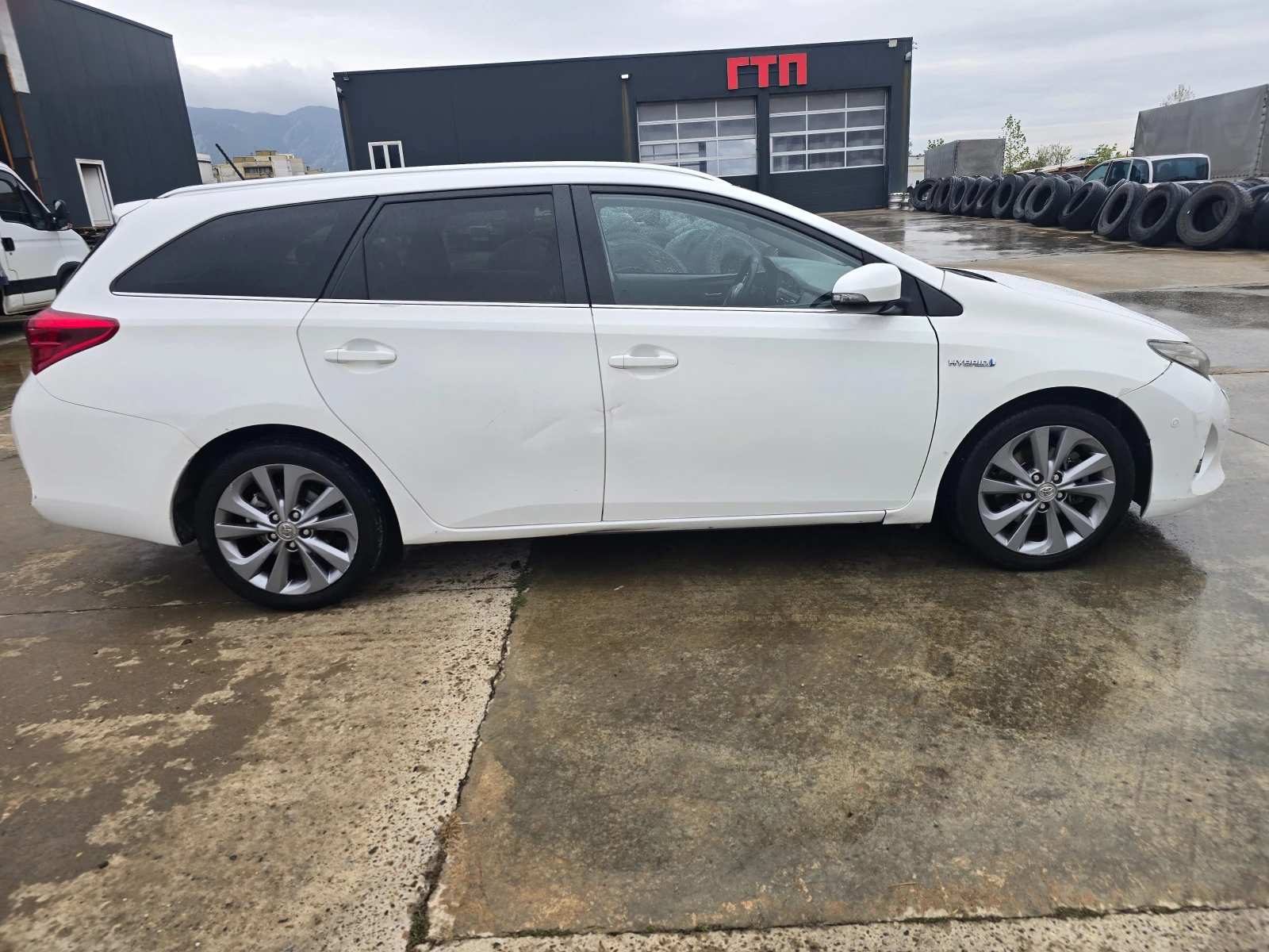 Toyota Auris 1.8HYBRID | Mobile.bg — изображение 7