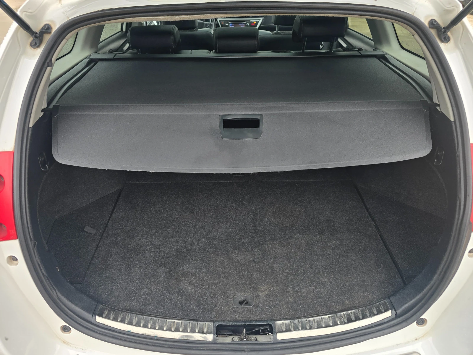 Toyota Auris 1.8HYBRID | Mobile.bg — изображение 13