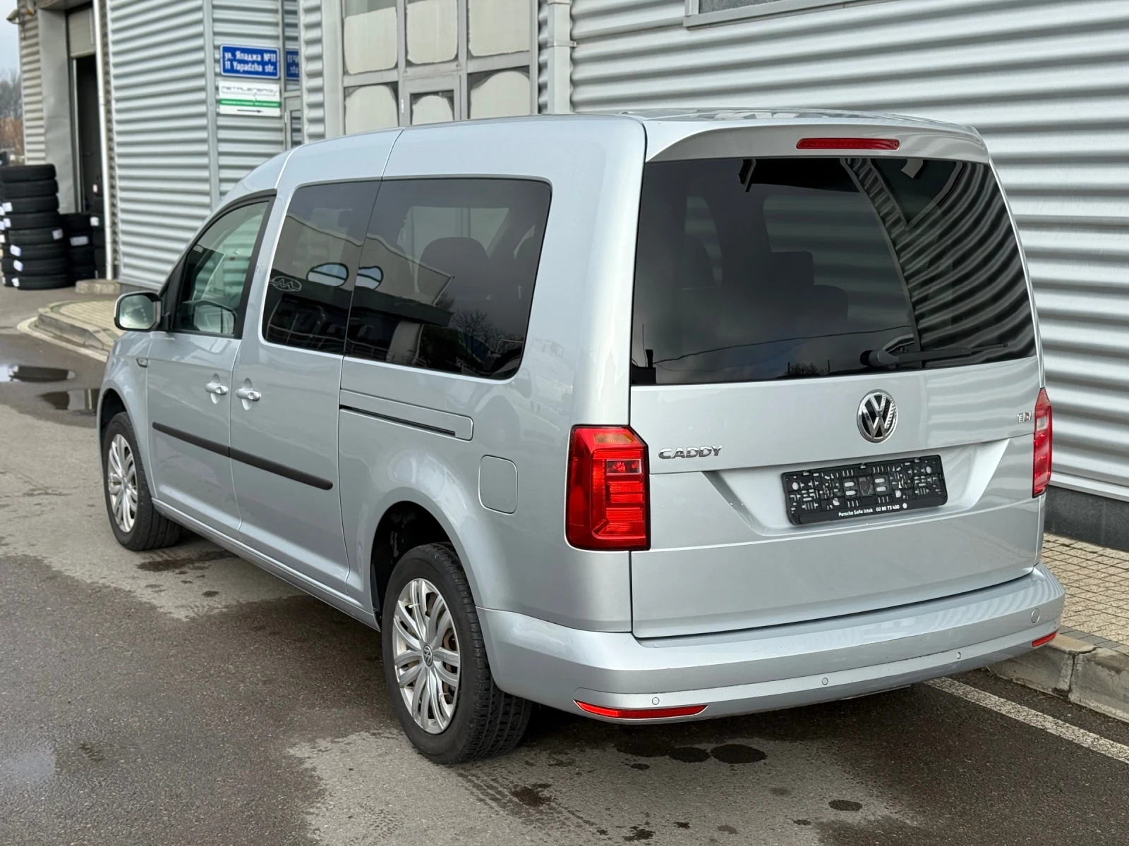 VW Caddy Maxi+ 7места+ 1собственик+ Euro6B - изображение 3