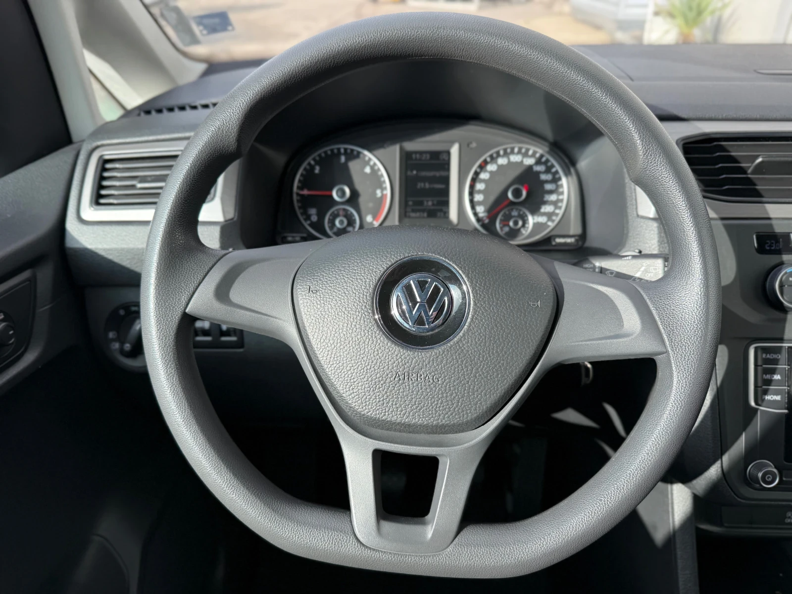 VW Caddy Maxi+ 7места+ 1собственик+ Euro6B - изображение 10