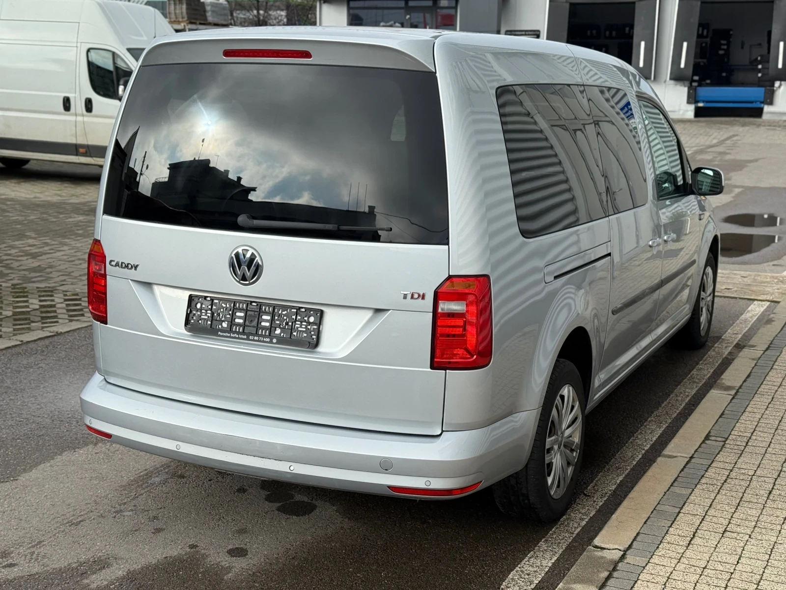 VW Caddy Maxi+ 7места+ 1собственик+ Euro6B - изображение 5