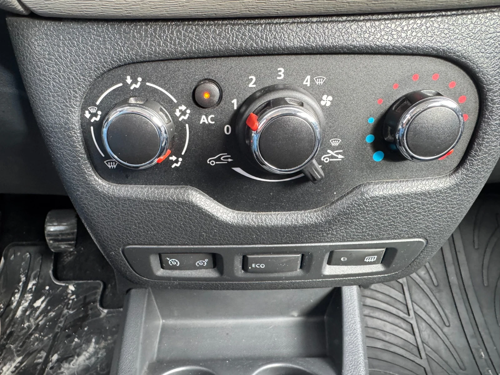 Dacia Lodgy 6+ 1 EVRO 5 b 124000 KM - изображение 9