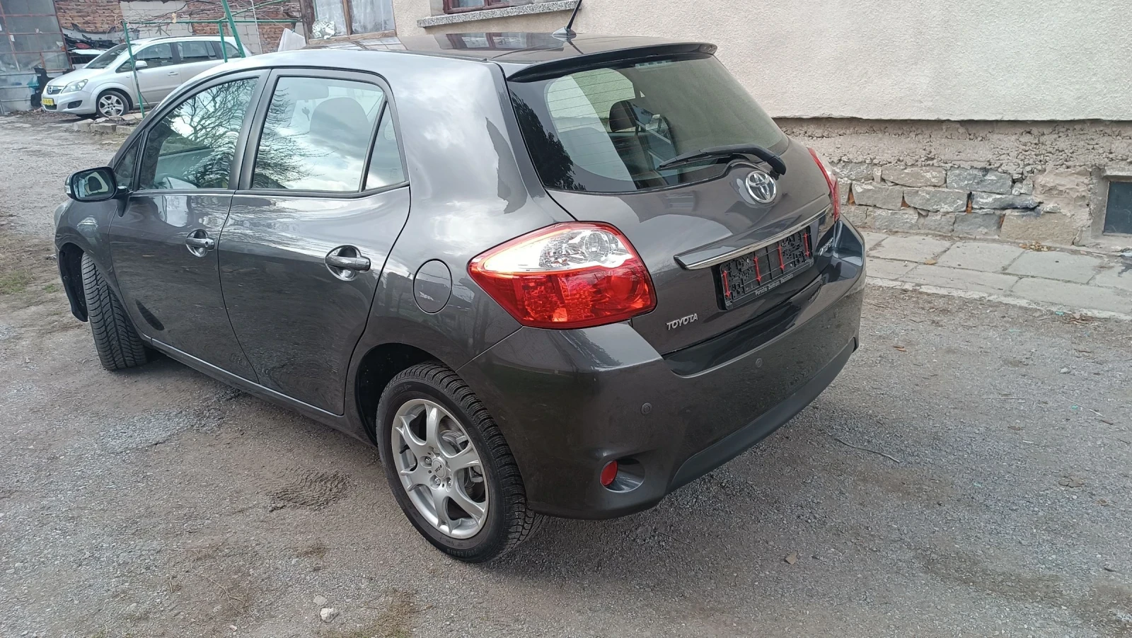 Toyota Auris 1.6-132к.с.топ състояние  - изображение 2