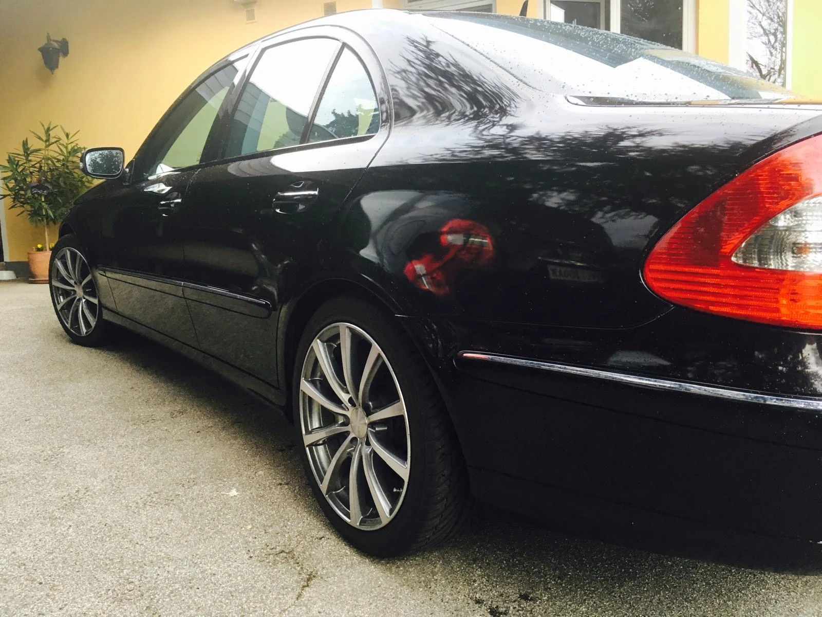 Mercedes-Benz E 200 1.8i-GAZ - изображение 2