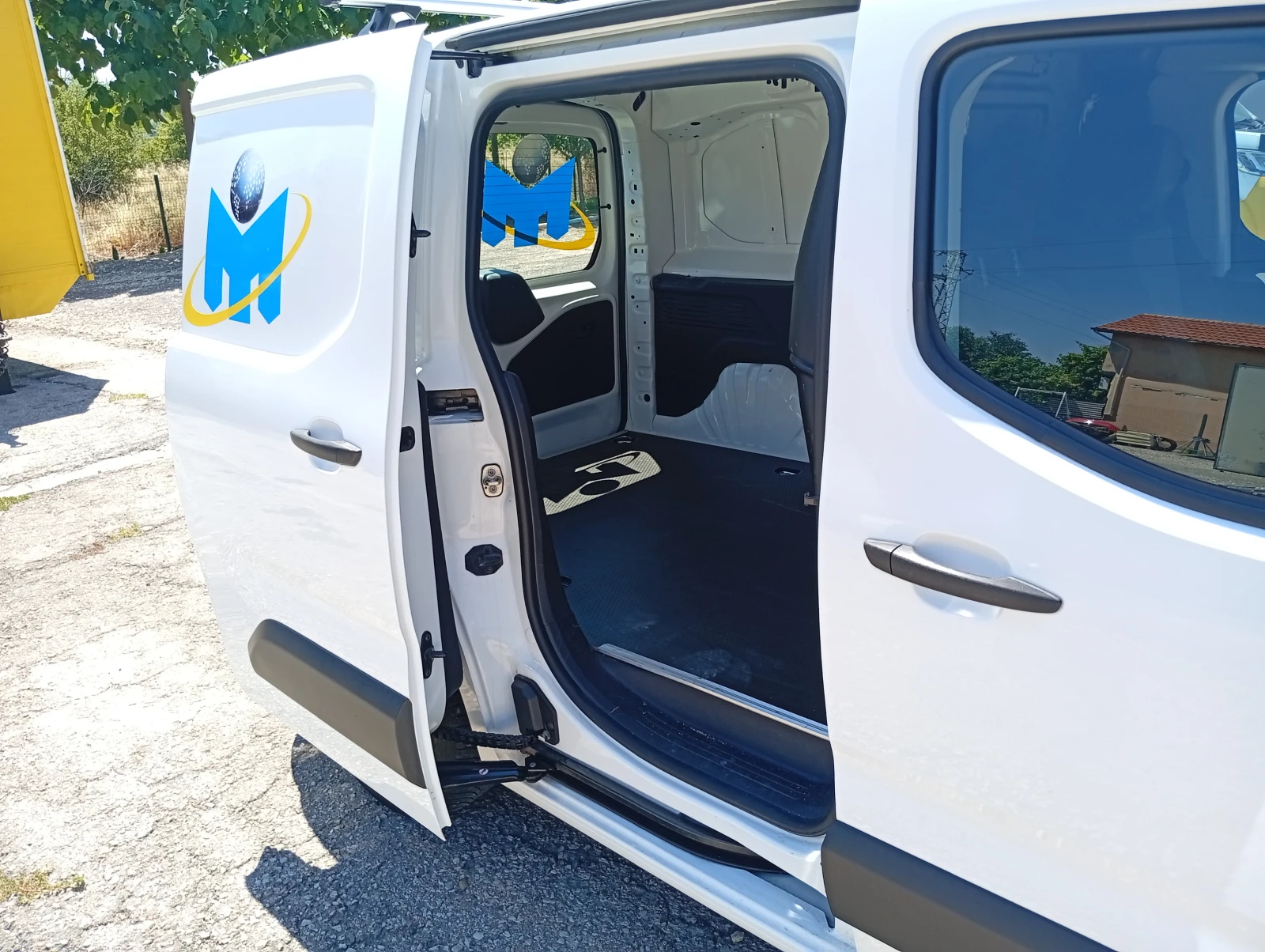 Peugeot Partner 1.6 HDI-73kw 99к.с Euro6, снимка 4 - Автомобили и джипове - 54163485