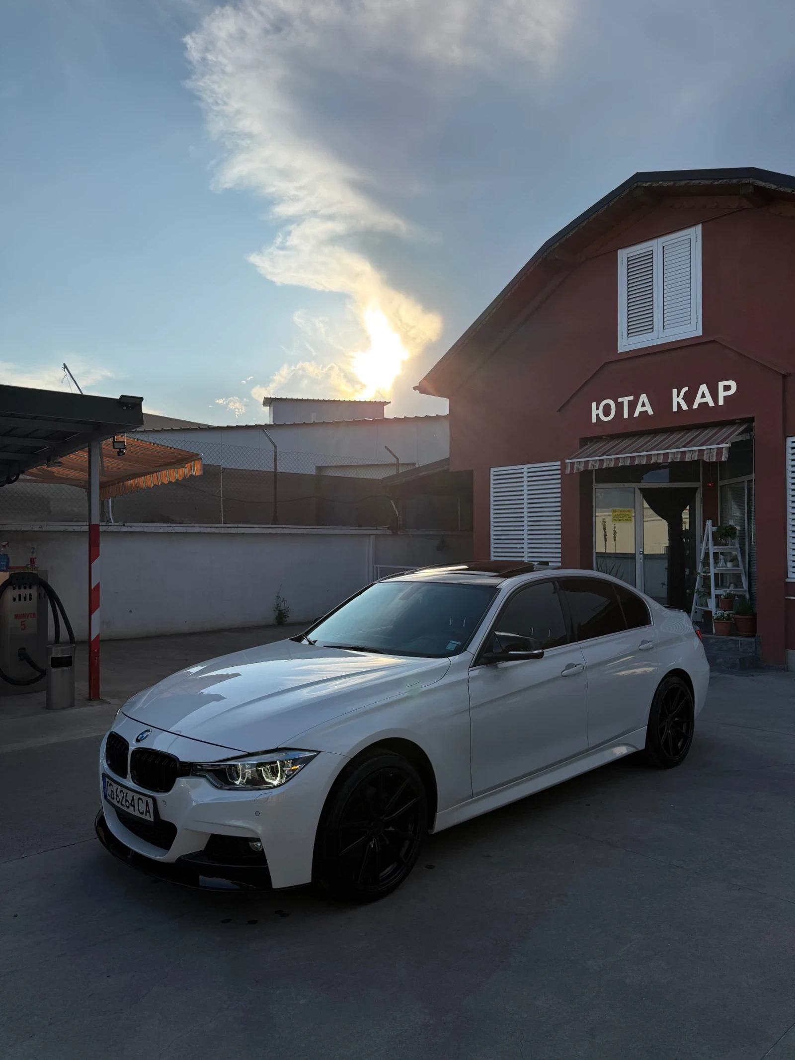 BMW 330 Facelift, 252кс. 108500км., снимка 2 - Автомобили и джипове - 54813729