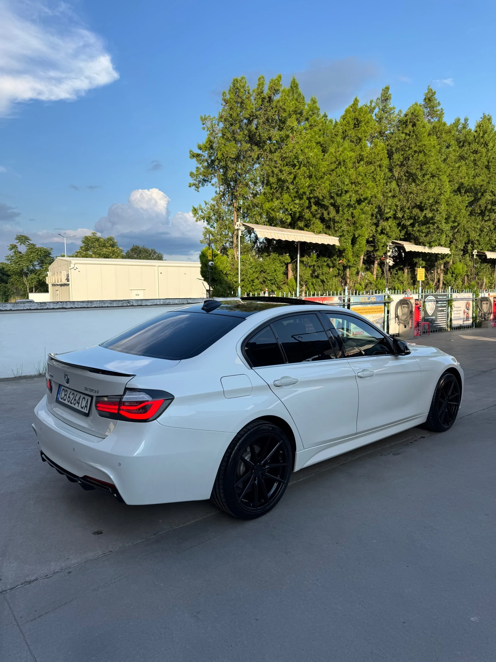 BMW 330 Facelift, 252кс. 108500км., снимка 3 - Автомобили и джипове - 54813729