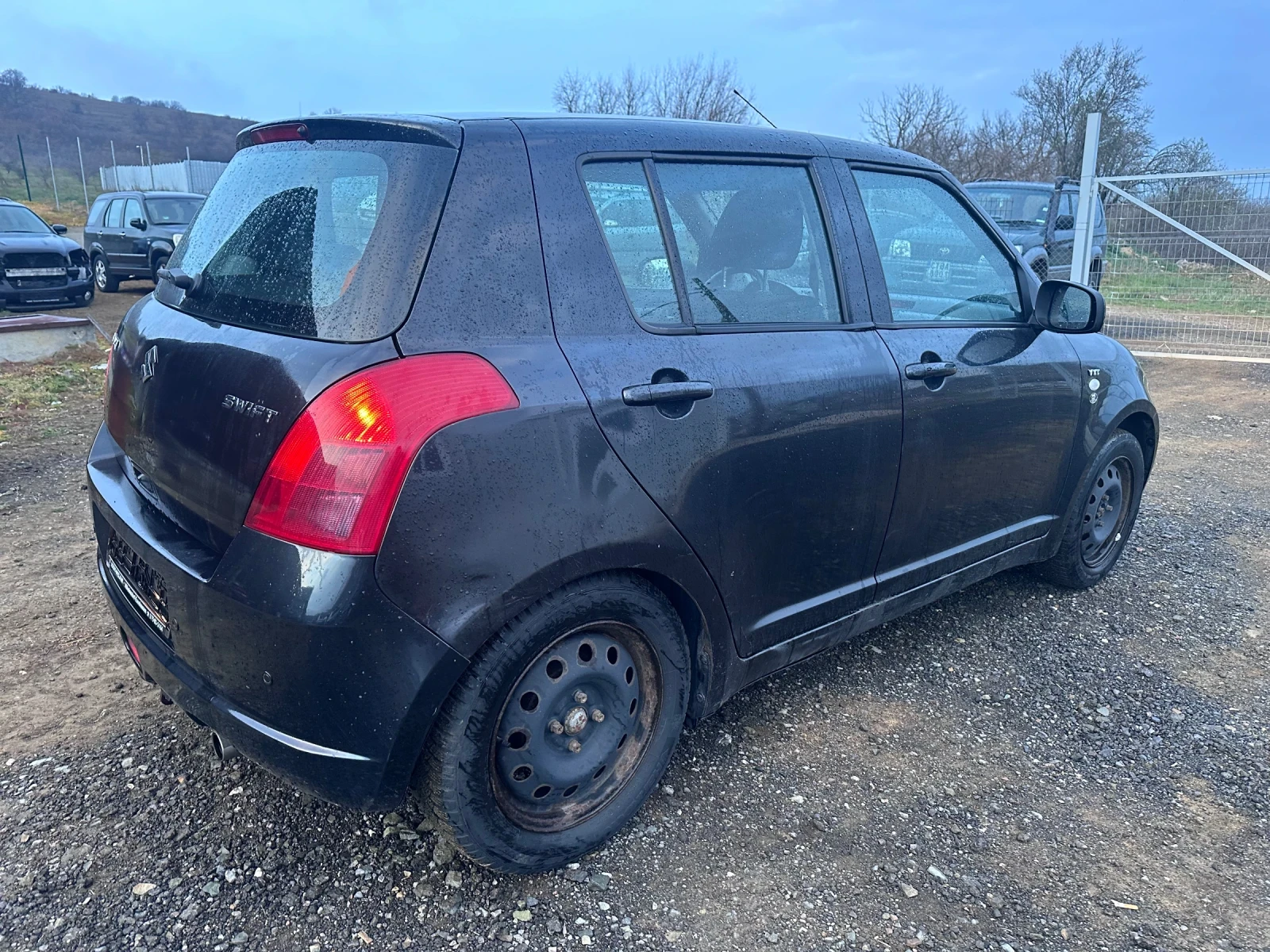Suzuki Swift 1.5 НА ЧАСТИ, снимка 4 - Автомобили и джипове - 54382070