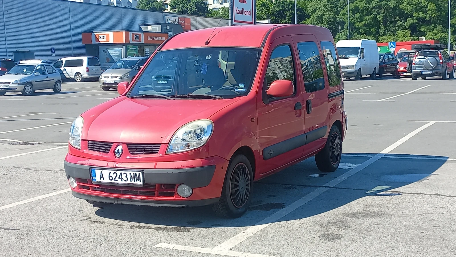 Renault Kangoo 1.5 DCI 86 к.с., снимка 3 - Автомобили и джипове - 54855426