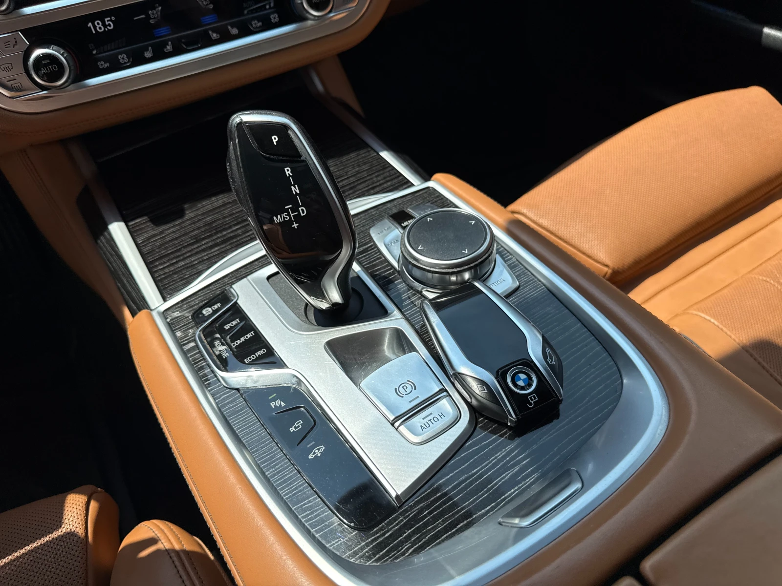 BMW 730 d Xdrive FaceLift , снимка 16 - Автомобили и джипове - 55070645