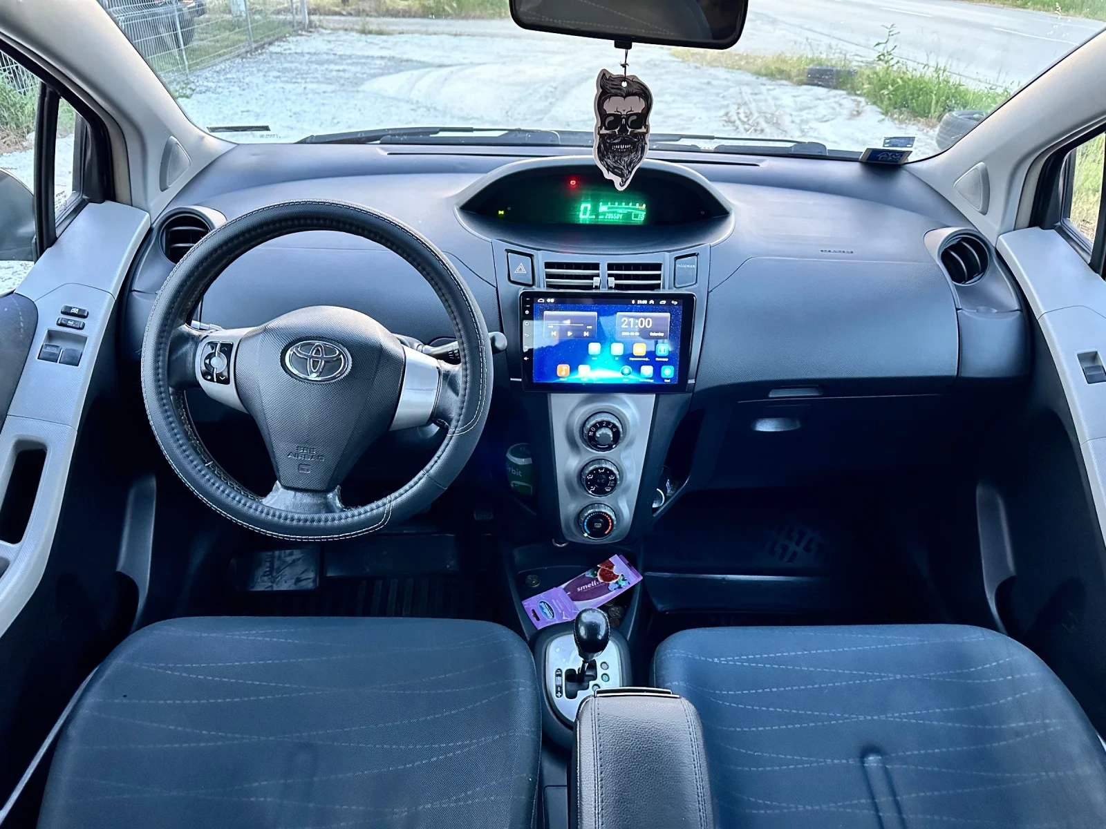 Toyota Yaris, снимка 11 - Автомобили и джипове - 55138104