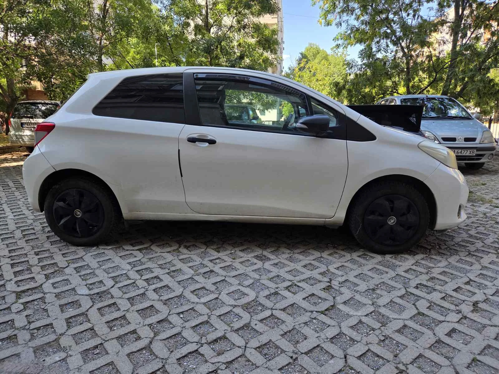 Toyota Yaris товарен , снимка 2 - Автомобили и джипове - 55365818