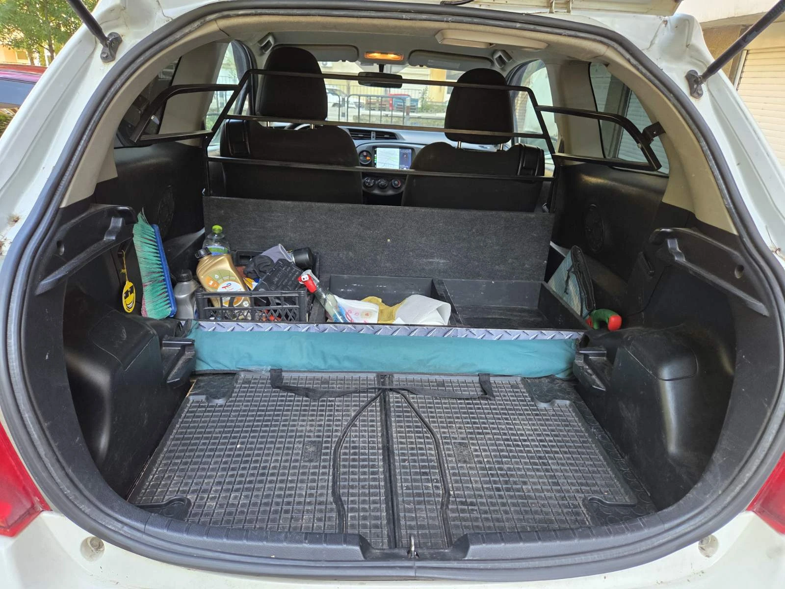 Toyota Yaris товарен , снимка 6 - Автомобили и джипове - 55365818