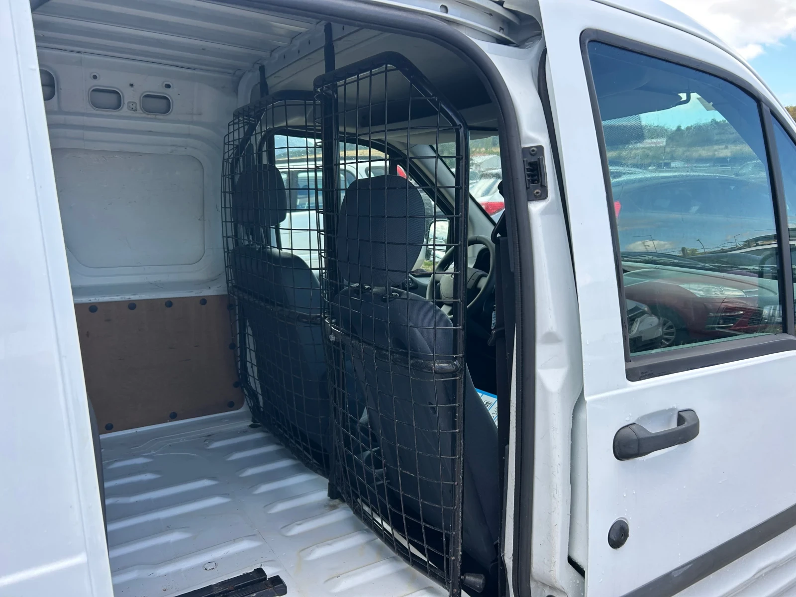 Ford Connect 1.8DTCI 111kc, снимка 9 - Автомобили и джипове - 56192416