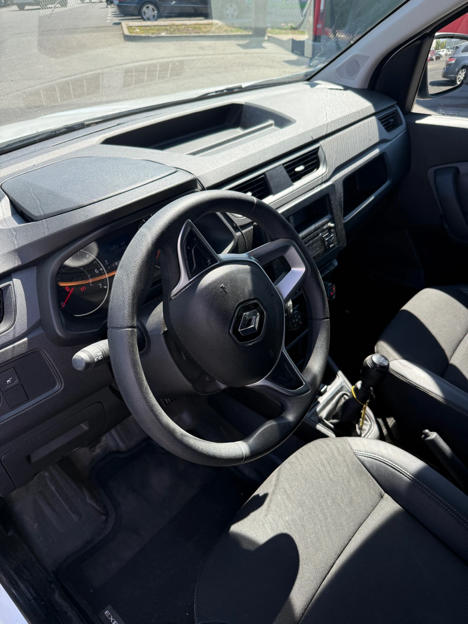 Renault Express 1.5 Blue DCI 95HP, снимка 7 - Автомобили и джипове - 56315151