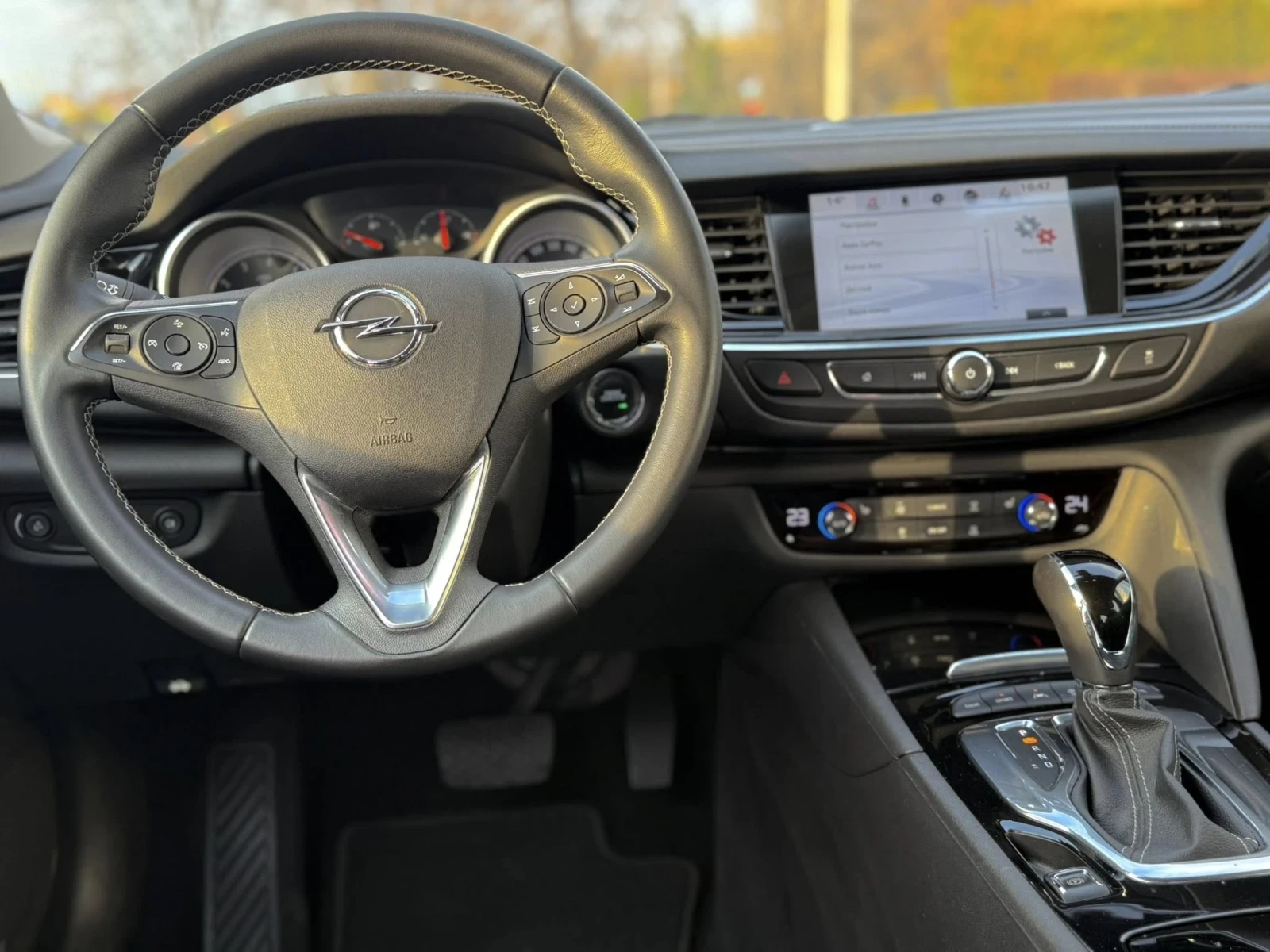 Opel Insignia 4x4 SWISS, снимка 9 - Автомобили и джипове - 56589704
