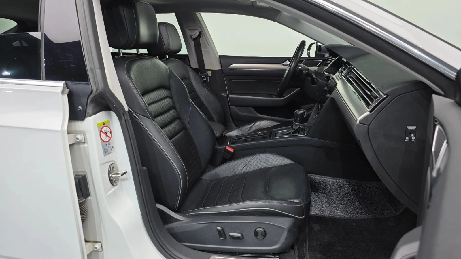 VW Arteon, снимка 11 - Автомобили и джипове - 56689691