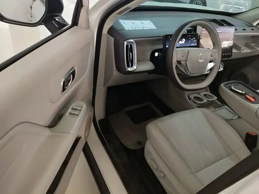 Leapmotor B10, снимка 7 - Автомобили и джипове - 56716660