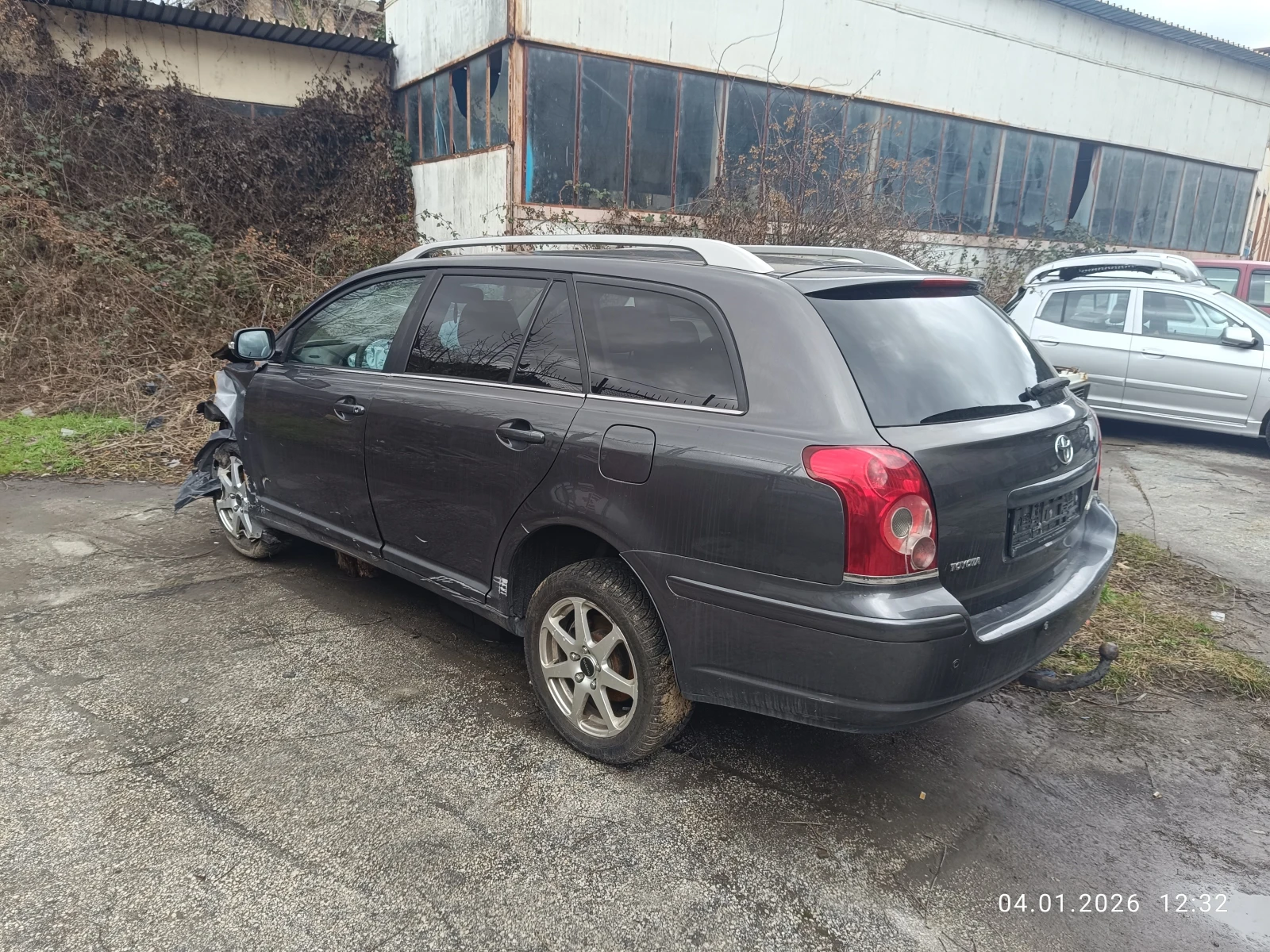 Toyota Avensis, снимка 4 - Автомобили и джипове - 56724064