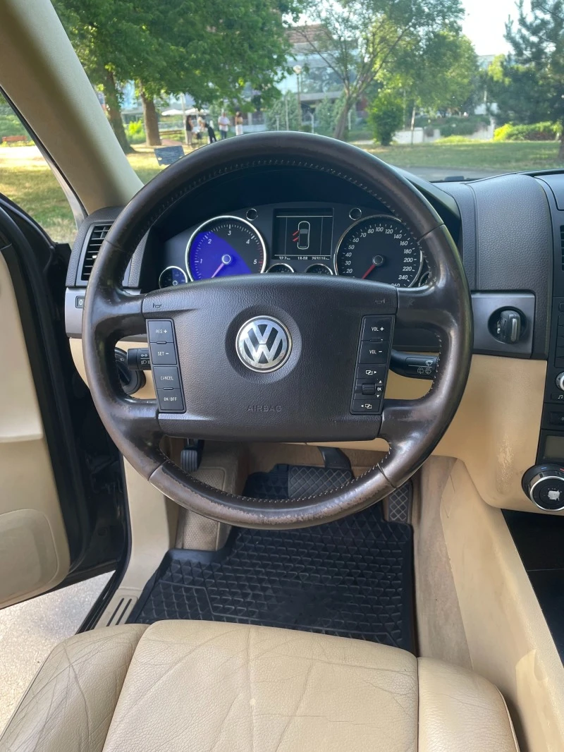 VW Touareg 3.0 TDI, снимка 9 - Автомобили и джипове - 46376531