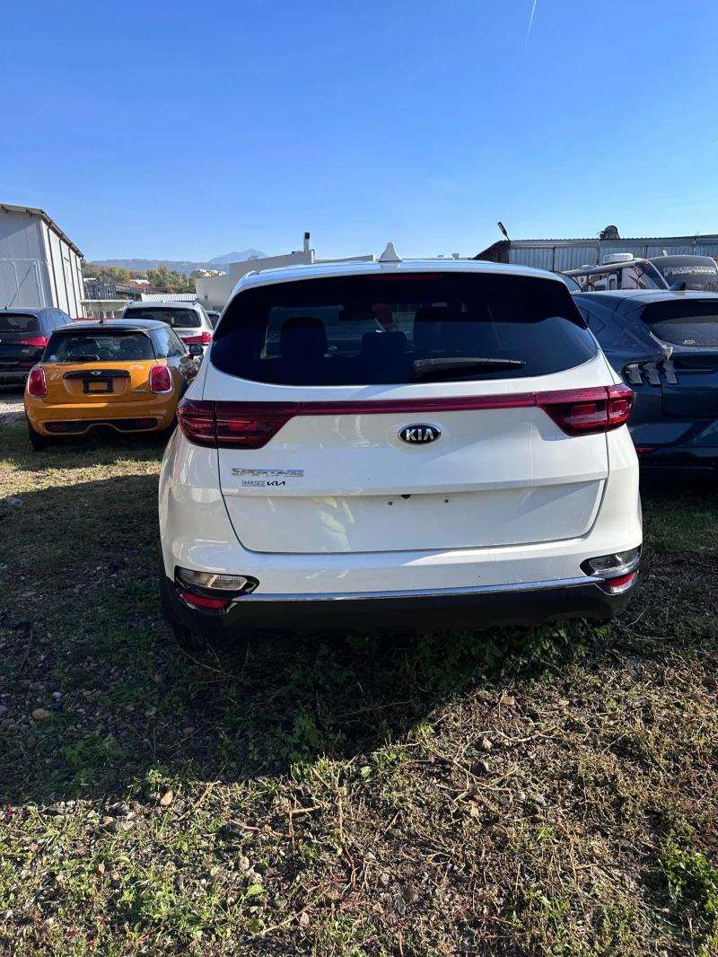 Kia Sportage Нова, само на 27000 км , снимка 4 - Автомобили и джипове - 47701348