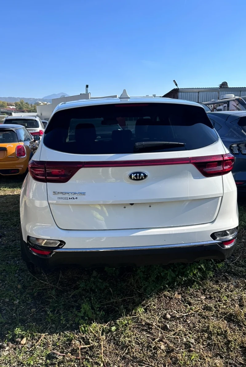 Kia Sportage Нова, само на 27000 км , снимка 2 - Автомобили и джипове - 47701348