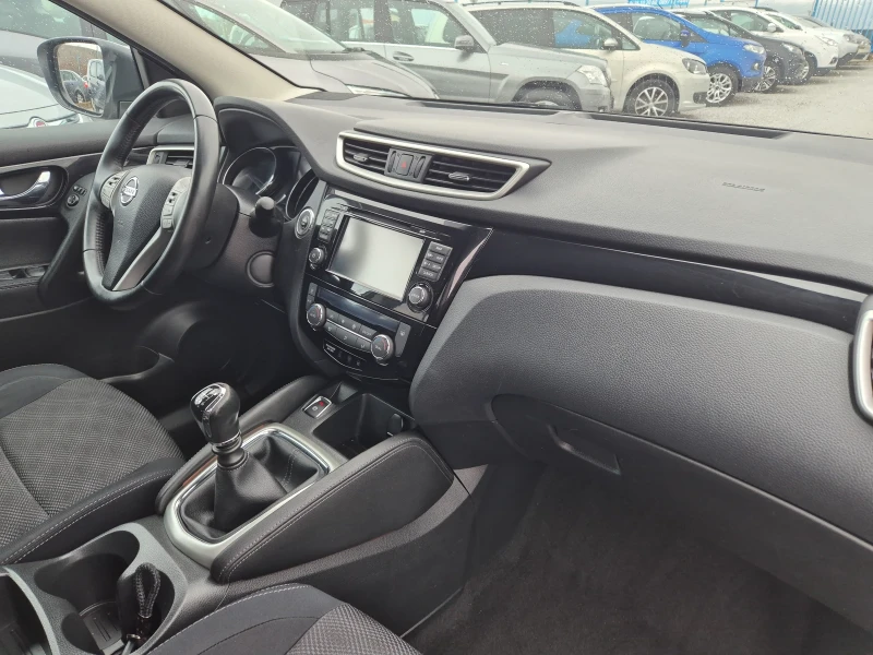 Nissan Qashqai 1.5 dci Tekna, снимка 14 - Автомобили и джипове - 47993484