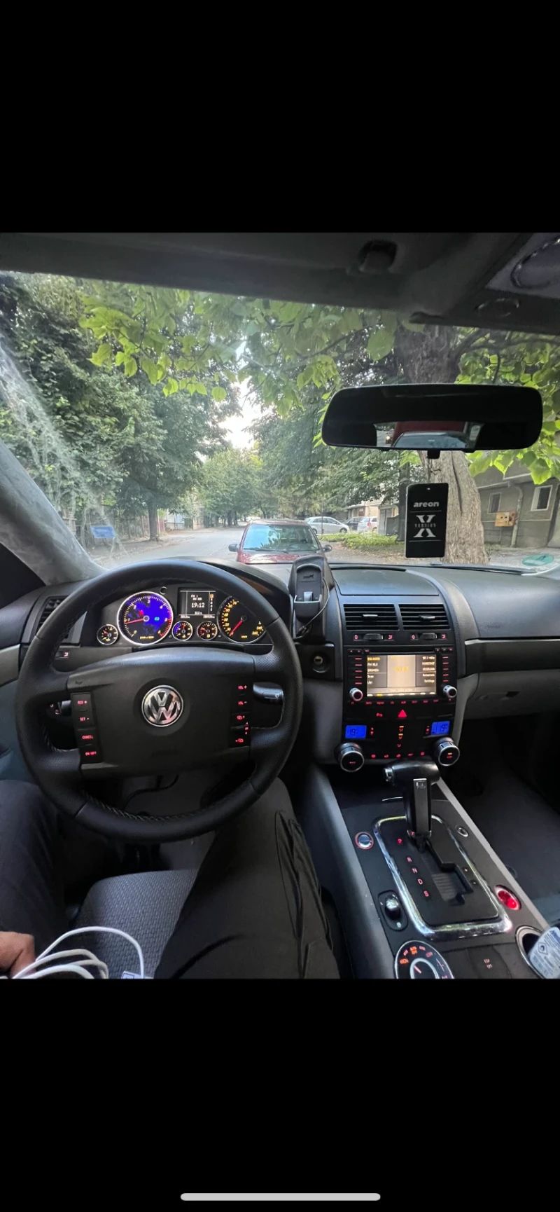 VW Touareg 3.0 TDI, снимка 9 - Автомобили и джипове - 48480148