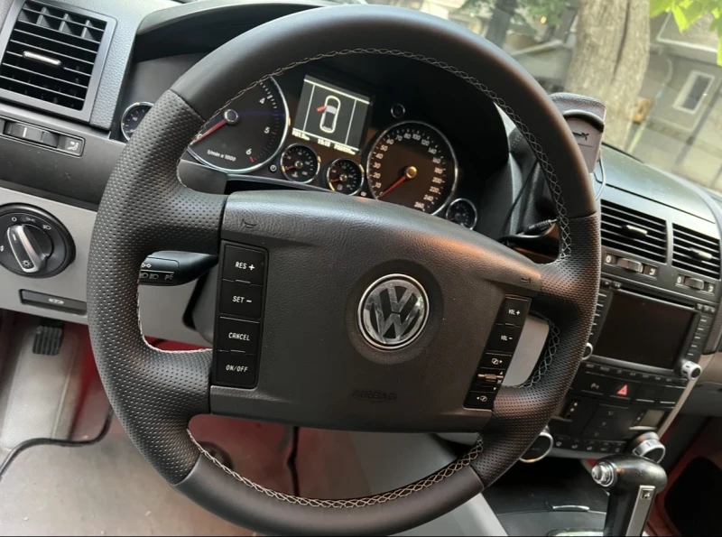 VW Touareg 3.0 TDI, снимка 8 - Автомобили и джипове - 48480148