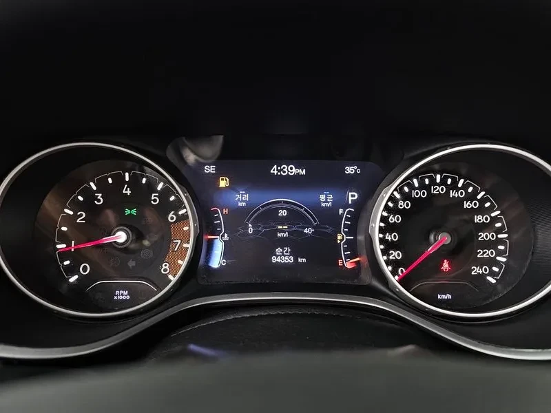 Jeep Compass 2Nd Generation 2.4 Limited Awd, снимка 8 - Автомобили и джипове - 55264055