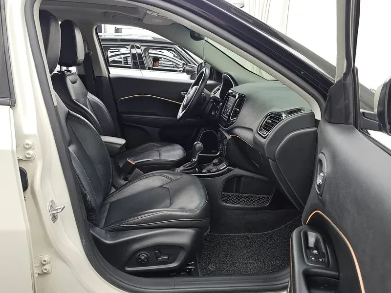 Jeep Compass 2Nd Generation 2.4 Limited Awd, снимка 11 - Автомобили и джипове - 55264055