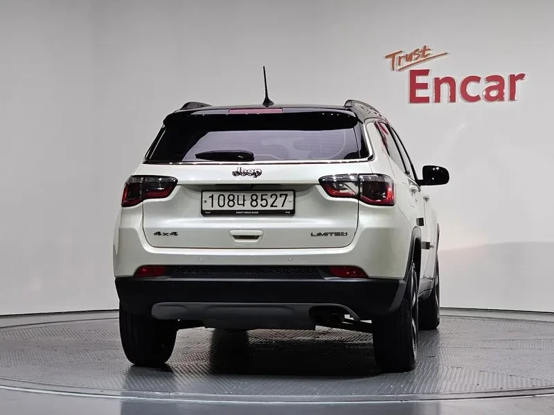 Jeep Compass 2Nd Generation 2.4 Limited Awd, снимка 4 - Автомобили и джипове - 55264055
