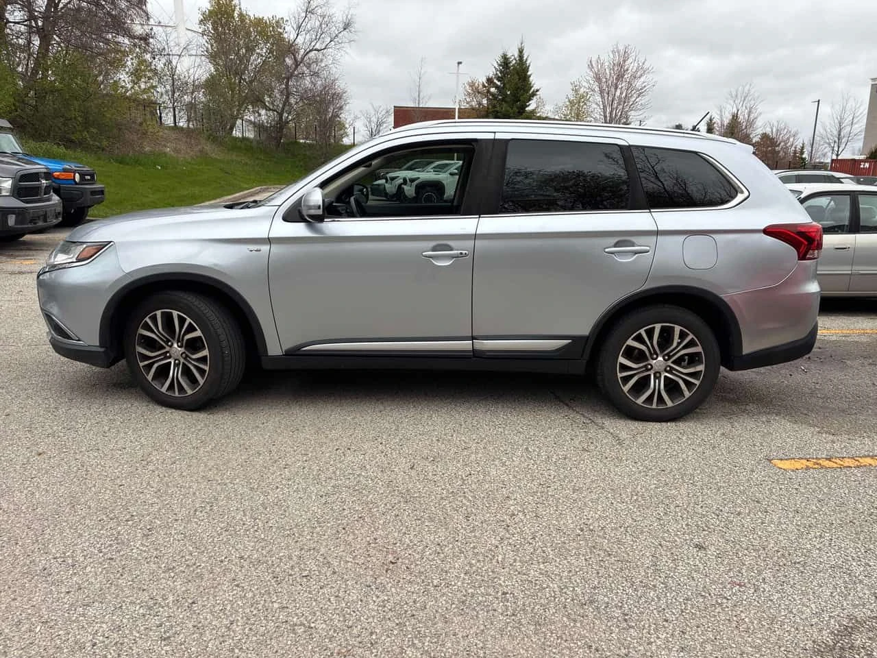Mitsubishi Outlander * GT* АВТОКРЕДИТ БЕЗ ПЪРВОНАЧАЛНА ВНОСКА* , снимка 2 - Автомобили и джипове - 54597730