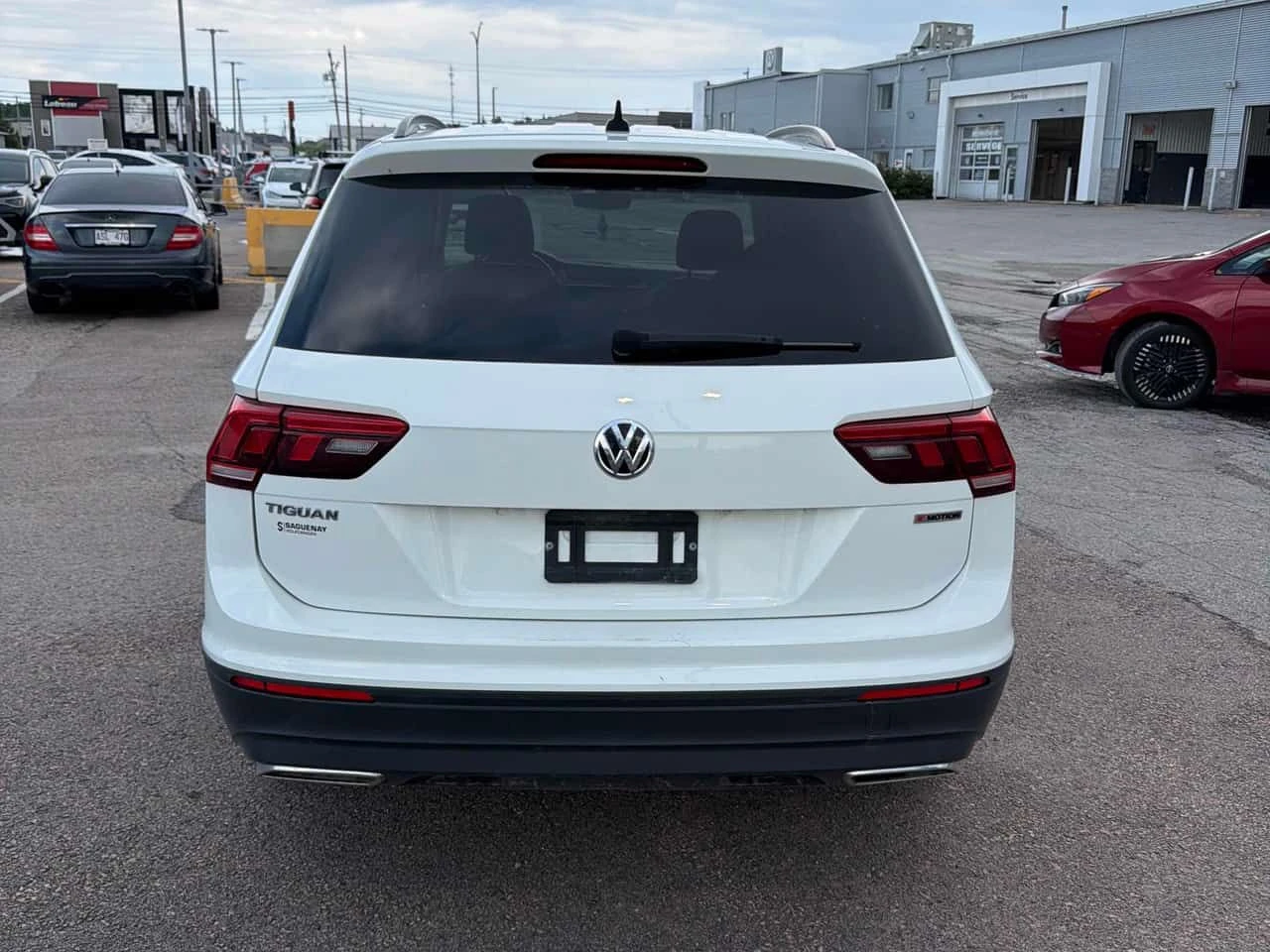 VW Tiguan * Comfortline 4MOTION * CARFAX * АВТОКРЕДИТ , снимка 2 - Автомобили и джипове - 55446130