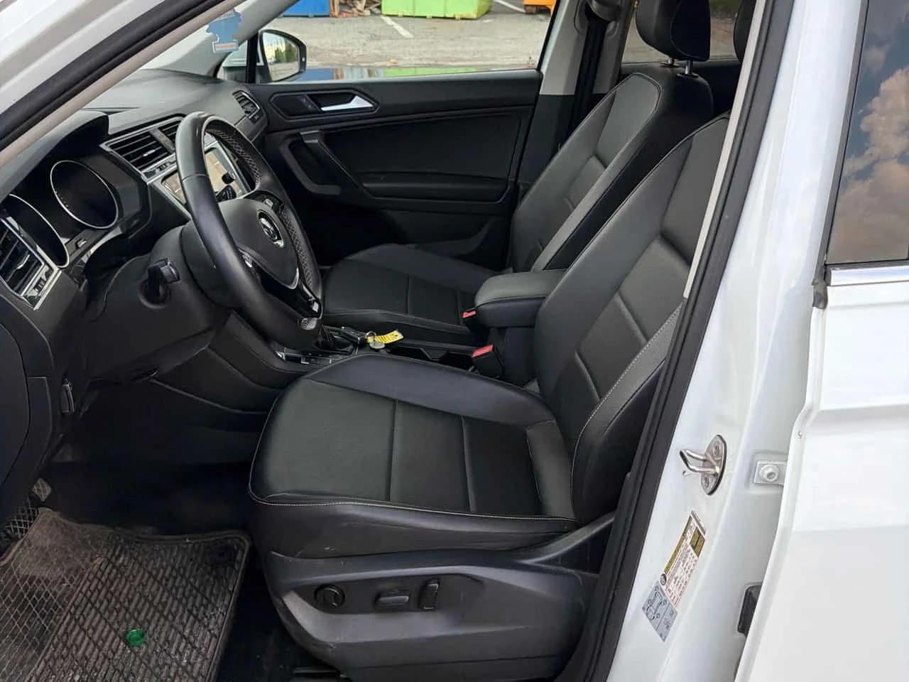 VW Tiguan * Comfortline 4MOTION * CARFAX * АВТОКРЕДИТ , снимка 10 - Автомобили и джипове - 55446130