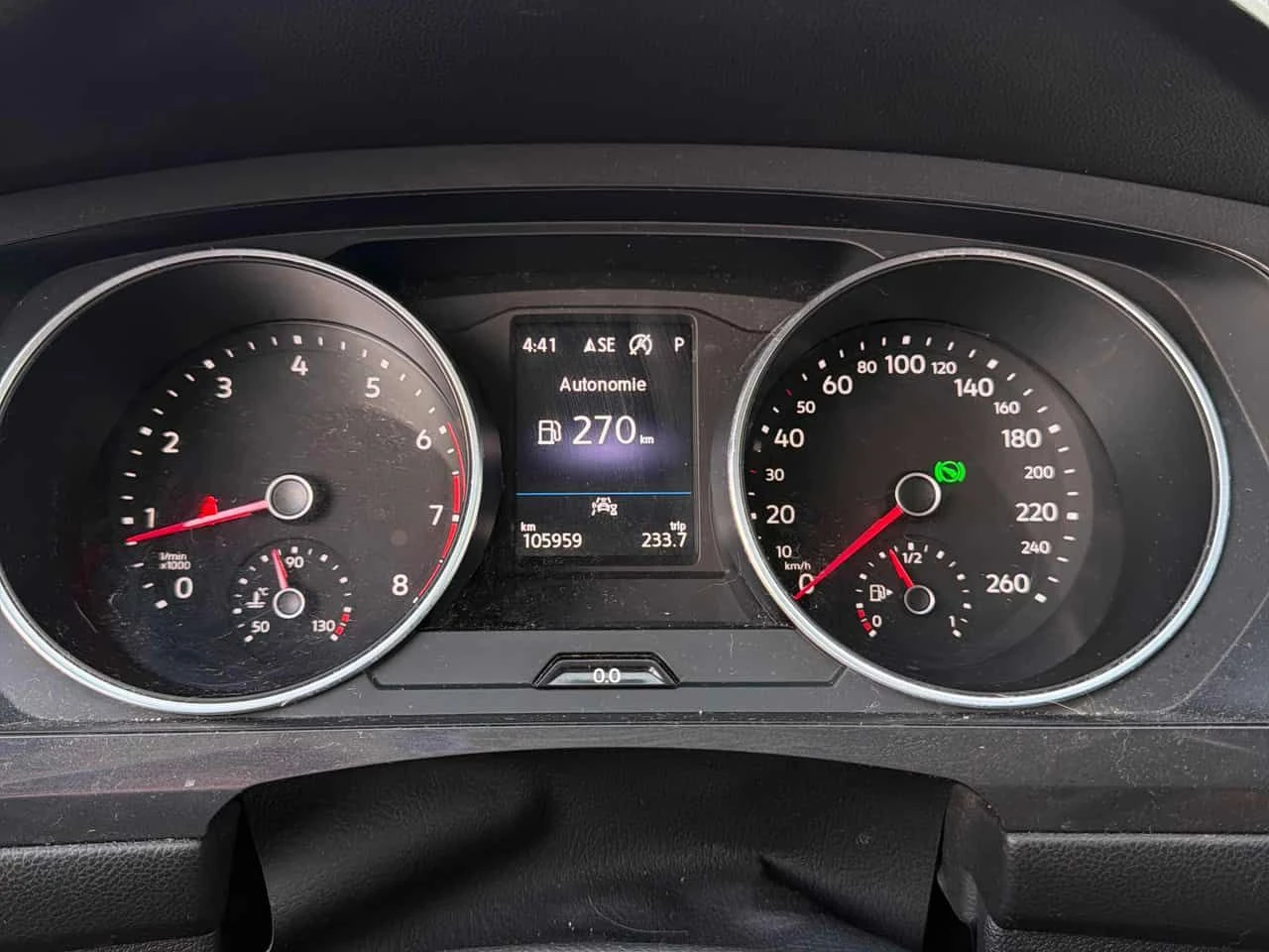 VW Tiguan * Comfortline 4MOTION * CARFAX * АВТОКРЕДИТ , снимка 8 - Автомобили и джипове - 55446130